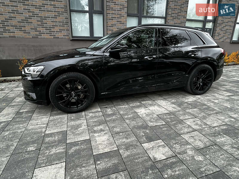 Внедорожник / Кроссовер Audi e-tron 2019 в Львове