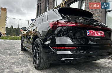 Позашляховик / Кросовер Audi e-tron 2019 в 
