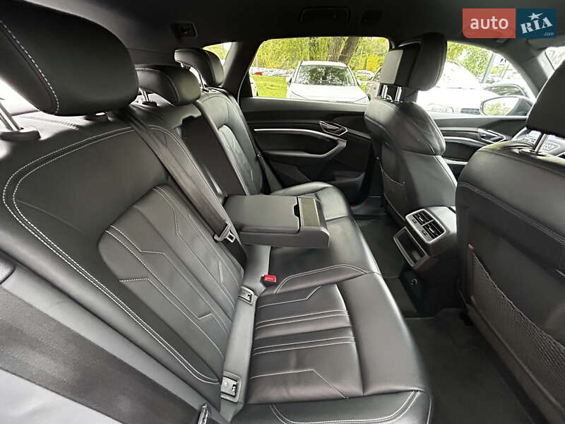 Внедорожник / Кроссовер Audi e-tron 2019 в Львове