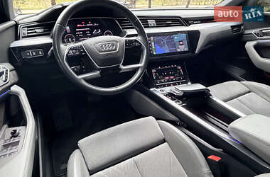 Позашляховик / Кросовер Audi e-tron 2020 в 