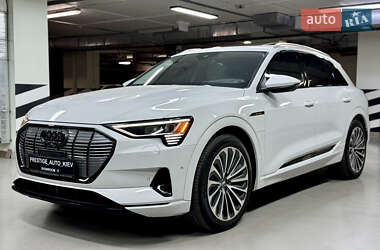 Позашляховик / Кросовер Audi e-tron 2019 в 