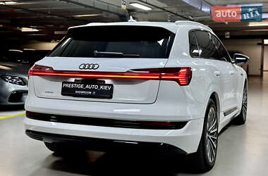 Позашляховик / Кросовер Audi e-tron 2019 в 