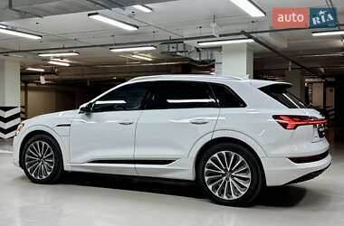 Позашляховик / Кросовер Audi e-tron 2019 в 