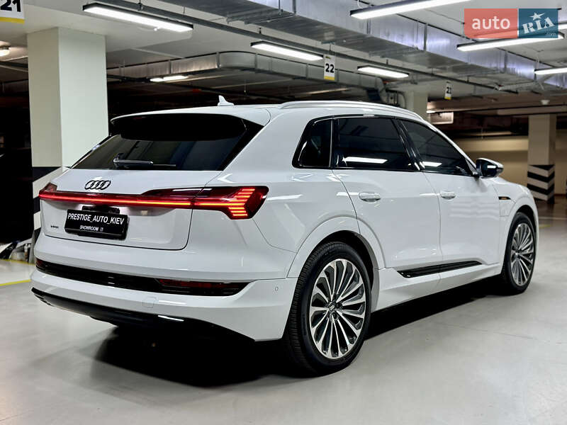 Позашляховик / Кросовер Audi e-tron 2019 в Києві