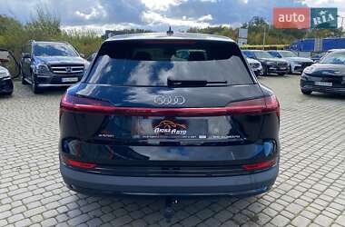 Внедорожник / Кроссовер Audi e-tron 2022 в 