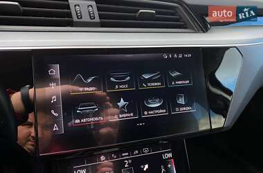 Внедорожник / Кроссовер Audi e-tron 2022 в 