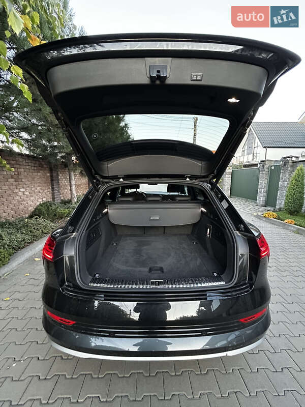 Позашляховик / Кросовер Audi e-tron 2023 в Києві