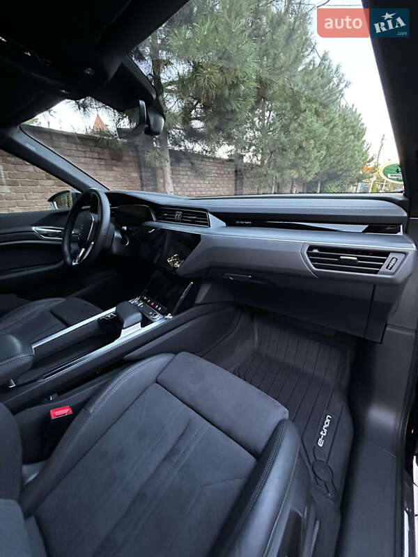 Позашляховик / Кросовер Audi e-tron 2023 в Києві
