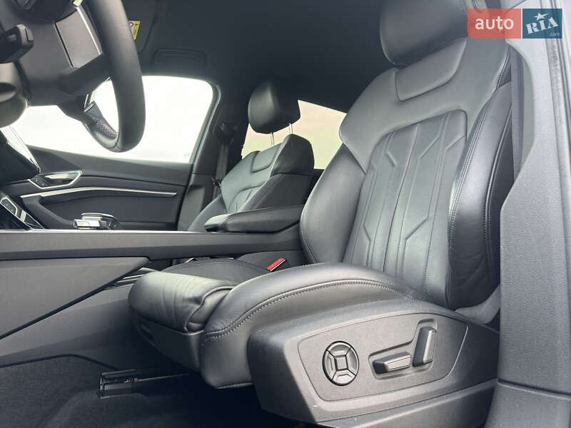 Внедорожник / Кроссовер Audi e-tron 2022 в Мукачево
