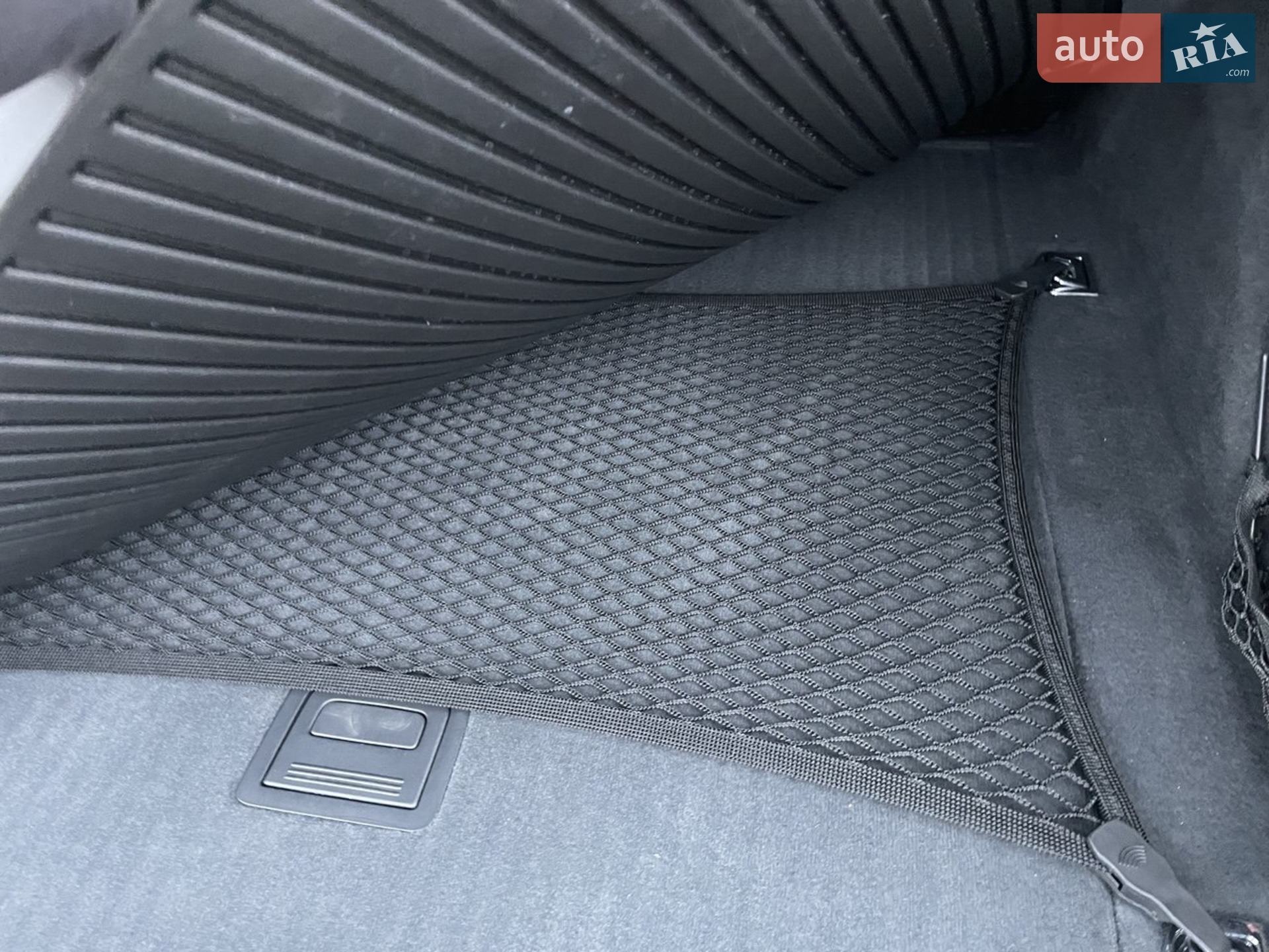 2019 Audi e-tron - мініатюра 7