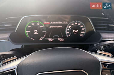 Позашляховик / Кросовер Audi e-tron 2019 в 