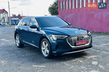 Внедорожник / Кроссовер Audi e-tron 2020 в 
