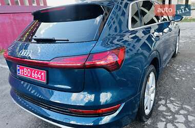 Внедорожник / Кроссовер Audi e-tron 2020 в 