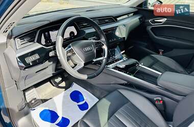 Внедорожник / Кроссовер Audi e-tron 2020 в 
