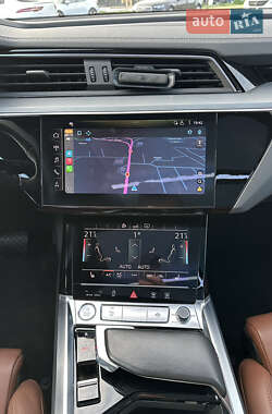 Позашляховик / Кросовер Audi e-tron 2020 в 