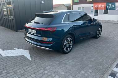 Внедорожник / Кроссовер Audi e-tron 2019 в 