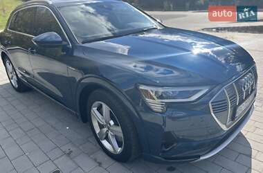 Позашляховик / Кросовер Audi e-tron 2019 в 