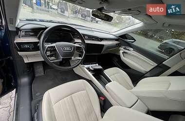 Позашляховик / Кросовер Audi e-tron 2019 в 