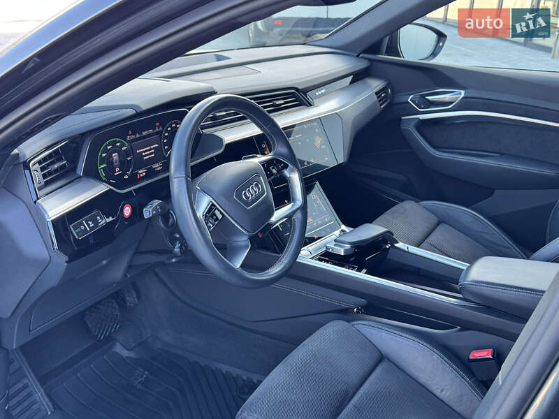 Позашляховик / Кросовер Audi e-tron 2020 в Мукачевому