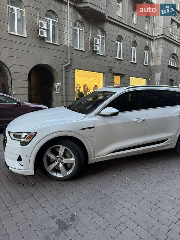 Внедорожник / Кроссовер Audi e-tron 2019 в Киеве