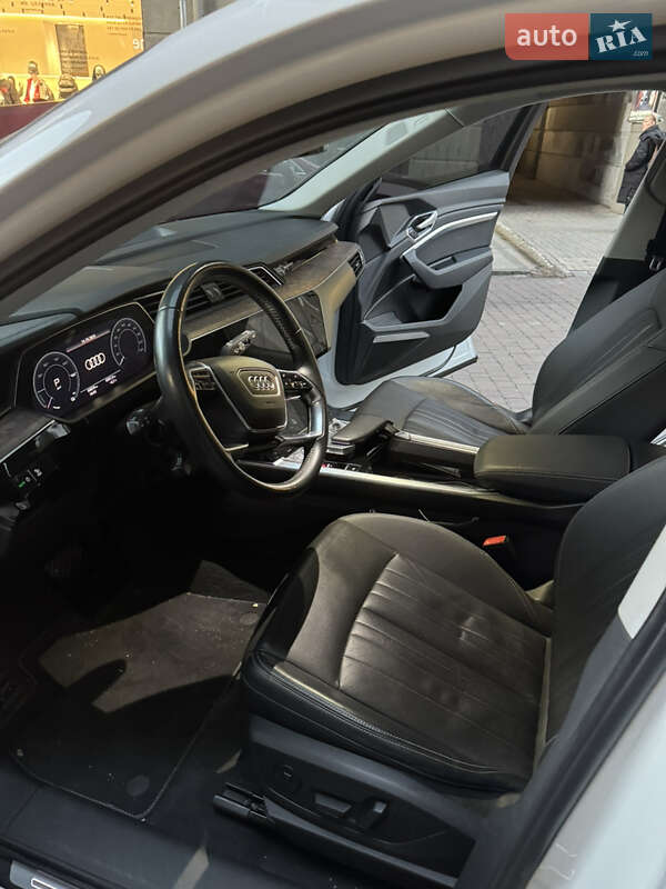 Внедорожник / Кроссовер Audi e-tron 2019 в Киеве