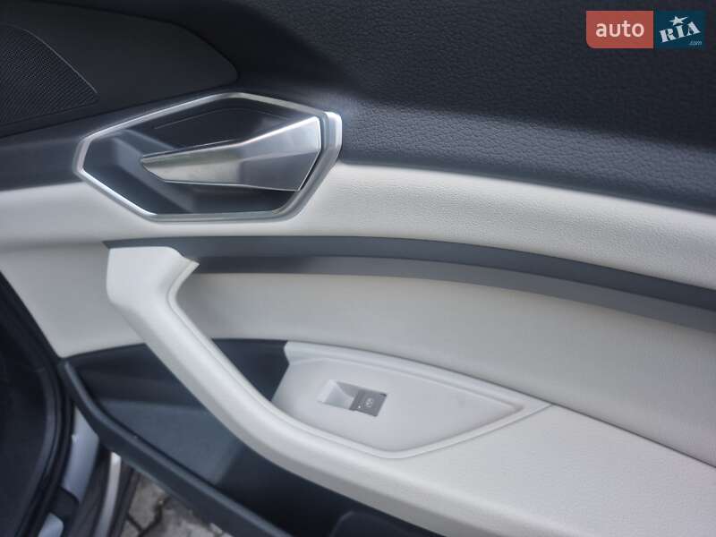 Позашляховик / Кросовер Audi e-tron 2020 в Хмельницькому