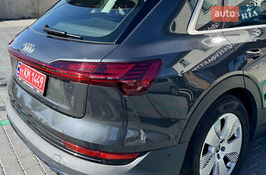Позашляховик / Кросовер Audi e-tron 2020 в 