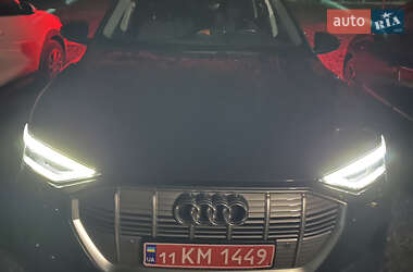 Позашляховик / Кросовер Audi e-tron 2020 в 
