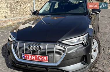Позашляховик / Кросовер Audi e-tron 2020 в 