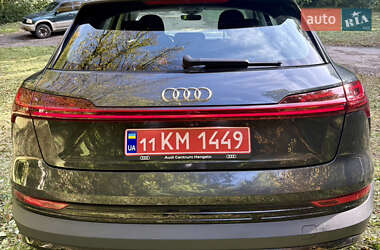 Позашляховик / Кросовер Audi e-tron 2020 в 