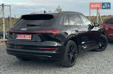 Внедорожник / Кроссовер Audi e-tron 2021 в 