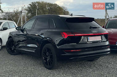 Внедорожник / Кроссовер Audi e-tron 2021 в 