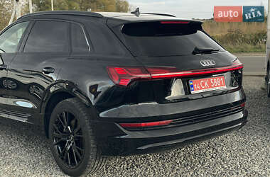 Внедорожник / Кроссовер Audi e-tron 2021 в 