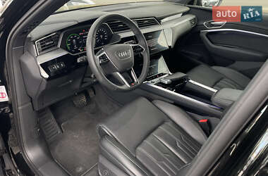 Внедорожник / Кроссовер Audi e-tron 2021 в 