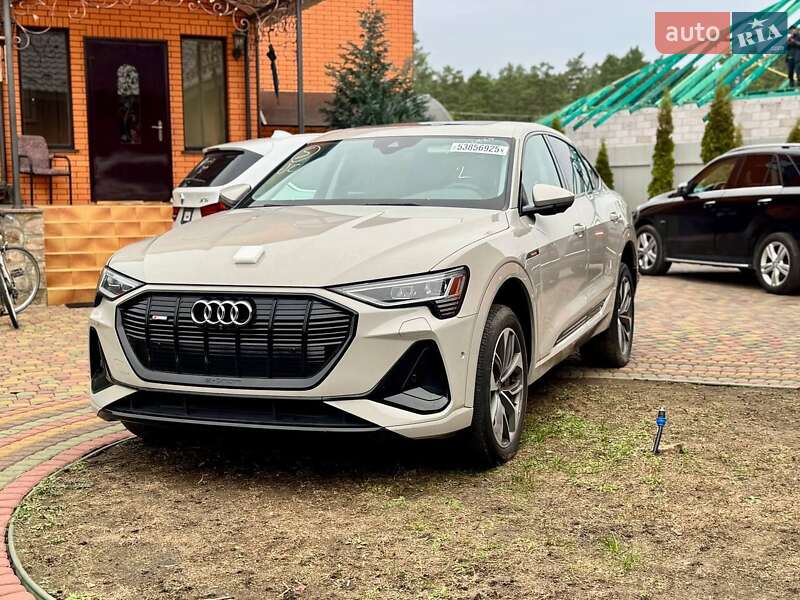 Внедорожник / Кроссовер Audi e-tron 2021 в Сарнах