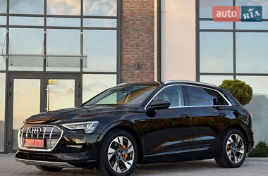 Внедорожник / Кроссовер Audi e-tron 2020 в 