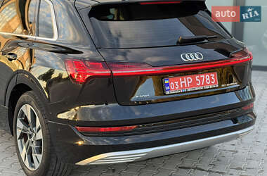 Внедорожник / Кроссовер Audi e-tron 2020 в 