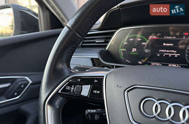Внедорожник / Кроссовер Audi e-tron 2020 в 