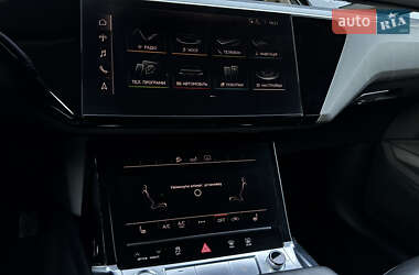 Внедорожник / Кроссовер Audi e-tron 2020 в 