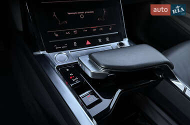 Внедорожник / Кроссовер Audi e-tron 2020 в 