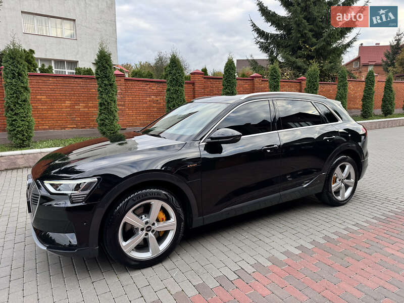 Позашляховик / Кросовер Audi e-tron 2023 в Хмельницькому