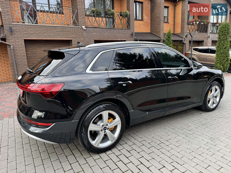 Позашляховик / Кросовер Audi e-tron 2023 в Хмельницькому