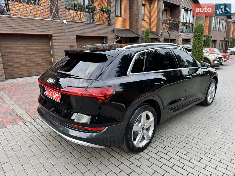 Позашляховик / Кросовер Audi e-tron 2023 в Хмельницькому