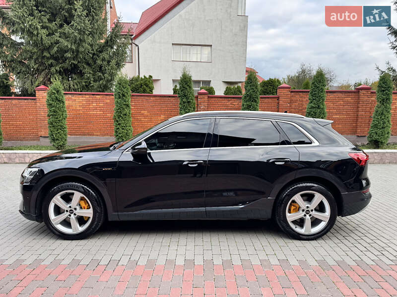 Позашляховик / Кросовер Audi e-tron 2023 в Хмельницькому