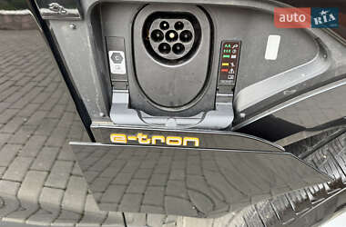 Позашляховик / Кросовер Audi e-tron 2023 в  фото 20 Позашляховик / Кросовер Audi e-tron 2023 в