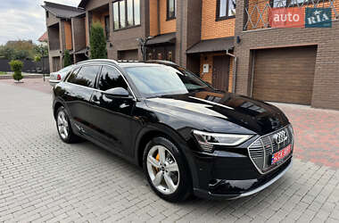 Позашляховик / Кросовер Audi e-tron 2023 в  фото 44 Позашляховик / Кросовер Audi e-tron 2023 в
