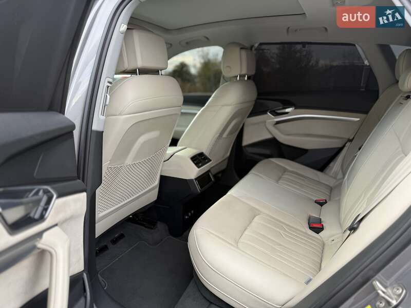 Позашляховик / Кросовер Audi e-tron 2019 в Дніпрі