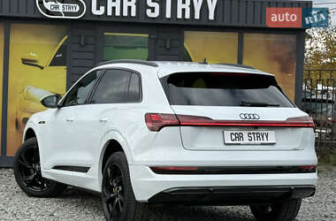 Позашляховик / Кросовер Audi e-tron 2021 в 