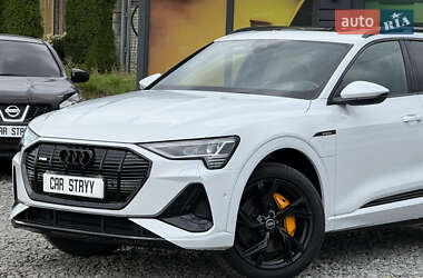 Позашляховик / Кросовер Audi e-tron 2021 в 