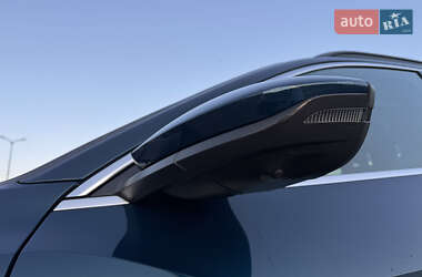 Позашляховик / Кросовер Audi e-tron 2020 в 
